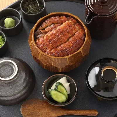 鰻の卸問屋が生んだ「四代目」の矜持。選りすぐりの一匹を、丸ごと味わう贅沢。