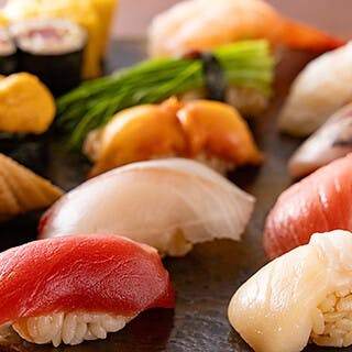 赤酢と旬が織り成す本格江戸前鮨の妙味