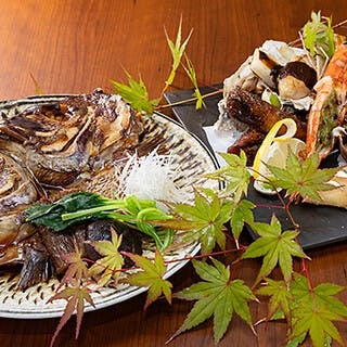 四季折々の和食と真鯛兜煮、冬はふぐ会席コースも