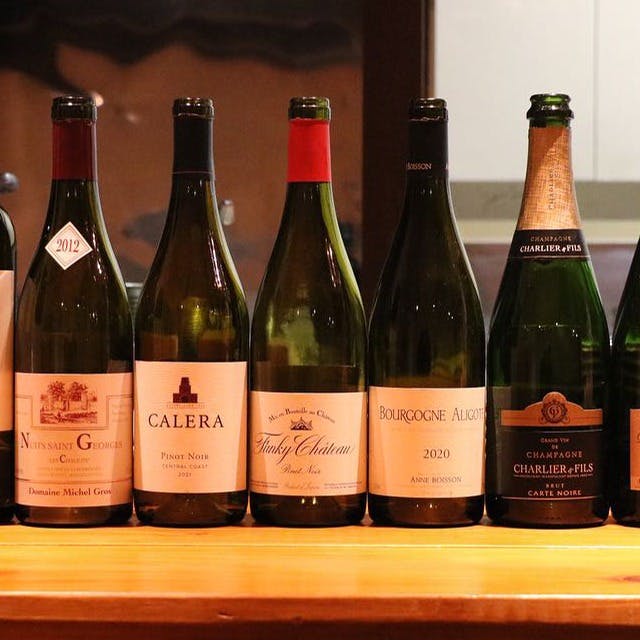 厳選されたワインと料理のマリア ージュ