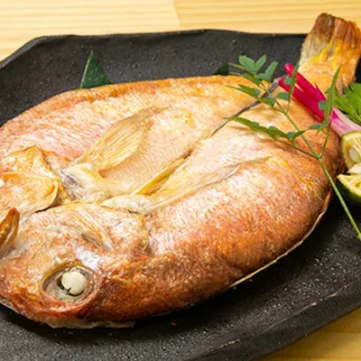 旬の鮮魚を使った日替わりメニュー