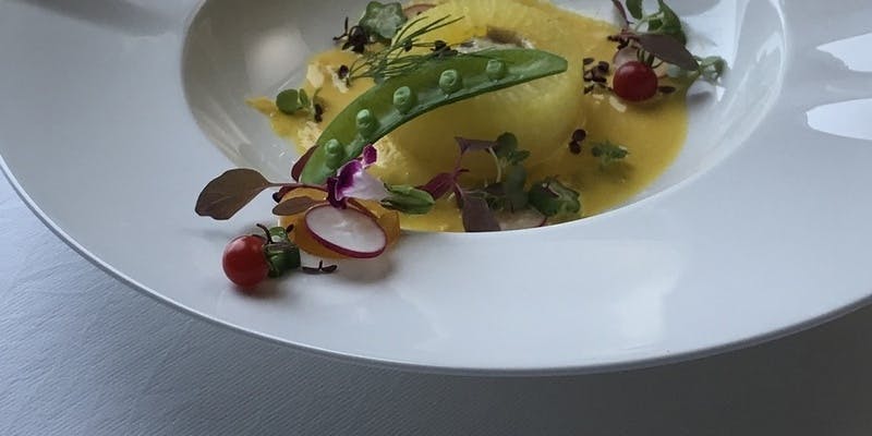   和産和消をテーマに季節を感じるコース 　鯛や鴨胸肉、前菜、スープ、デザートなど全10品/12,000円