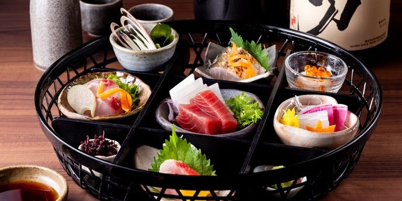 【旬香（しゅんこう）コース】白身魚の薄造りと薩摩地鶏黒焼、海鮮鍋を味わう全7品　2H飲み放題付 6,000円