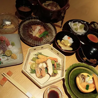 遠方からでも訪れたい、正統派の和食体験
