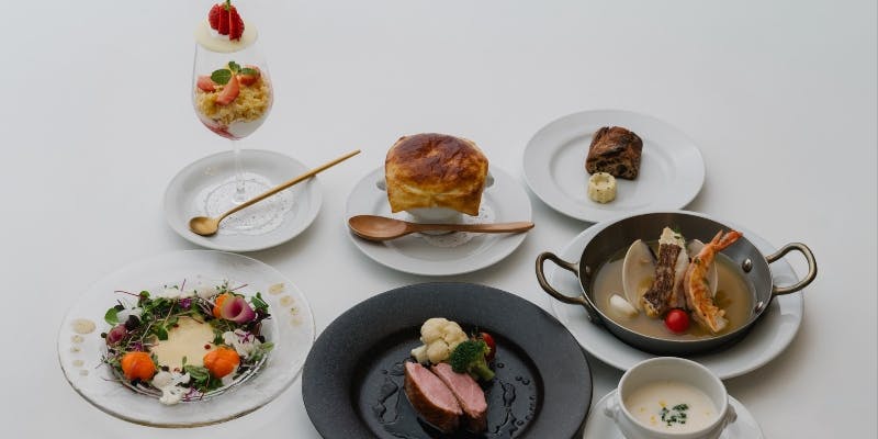 【Dinnerロイヤルコース】こだわりの料理の数々とメイン料理、デザートを含む全6品