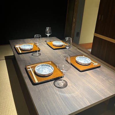 ― 静謐な灯りに包まれる、大人の隠れ家 ―