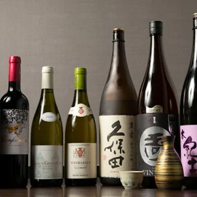 こだわりの日本酒とワイン、飲み放題が2500円!