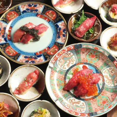【ぎんべこや名物】豊富な肉寿司