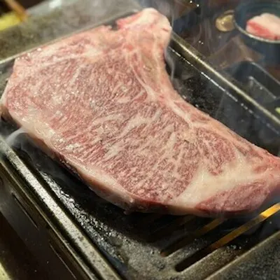 圧巻の黒毛和牛トマホークステーキ