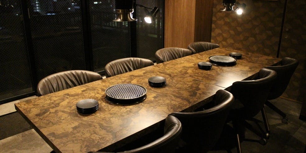 焼肉・ホルモン 万  三（MANZO）