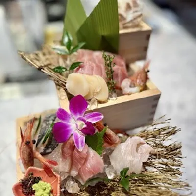 鮮魚と季節素材を活かしたお刺身と創作料理の数々