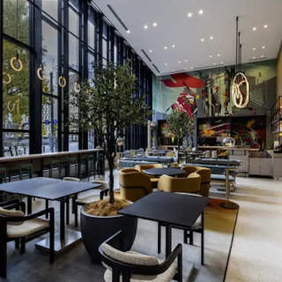 英国初のホテルブランドYOTEL東京のオールデイダイニング