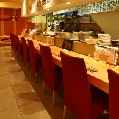 落ち着いた雰囲気の店内