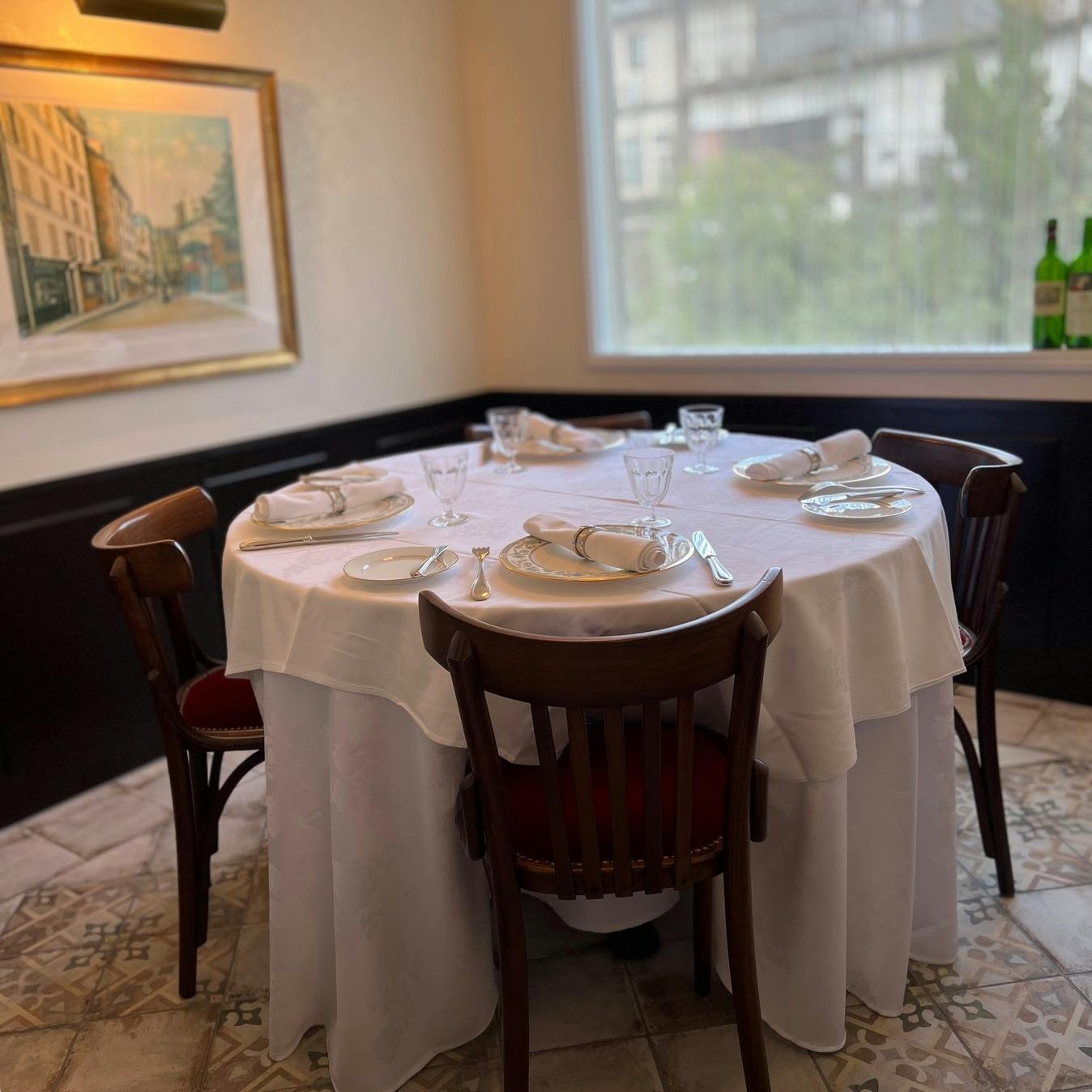 落ち着いた雰囲気の店内