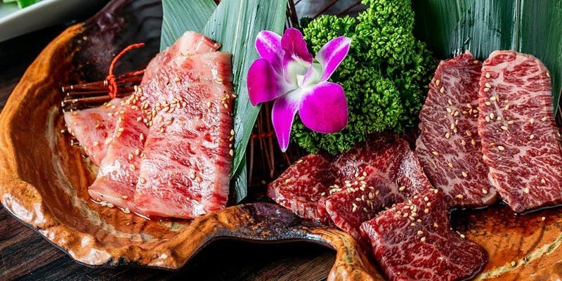 【特選牛・和豚・地鶏】上タン・上カルビなどワンランク上の味わいを。全15品「清香苑特選コース」