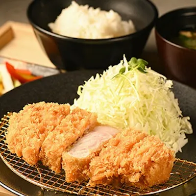 ランチ限定!銘柄豚のとんかつとまぐろかつ