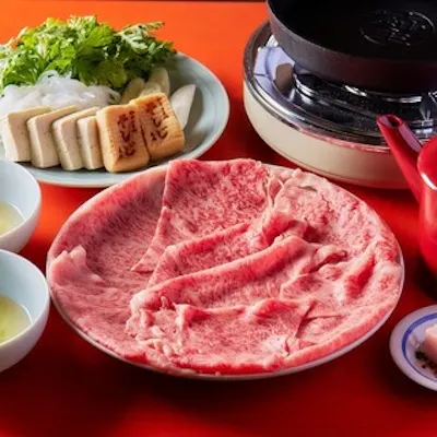 肉:厳選A5黒毛和牛