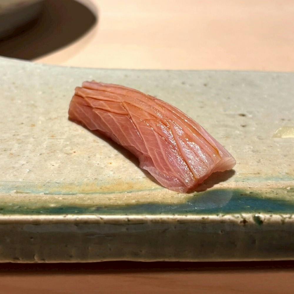 新鮮な魚介を使った江戸前寿司