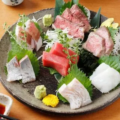 鮮魚と和牛の刺身で始まる贅沢な宴