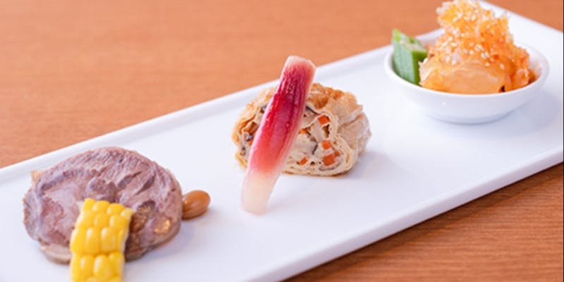 【Jasmine 茉莉花】海老蒸し餃子・香港チャーシュー饅頭など本格的な定番中華を気軽に味わう