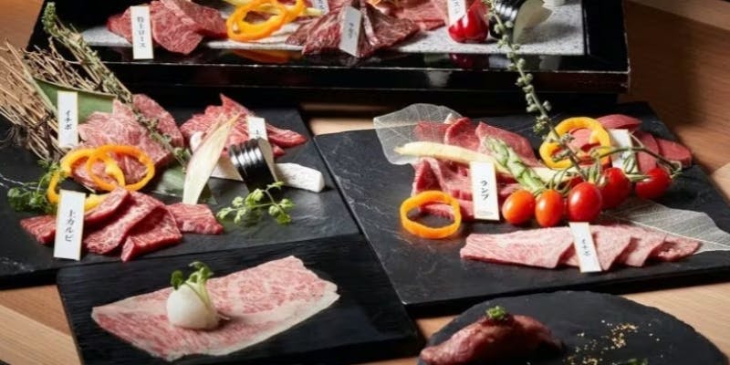 【極上焼肉会席コース】肉寿司・本日の厳選部位・お口直し・山城牛サーロインの焼きす・〆の一品など全13品