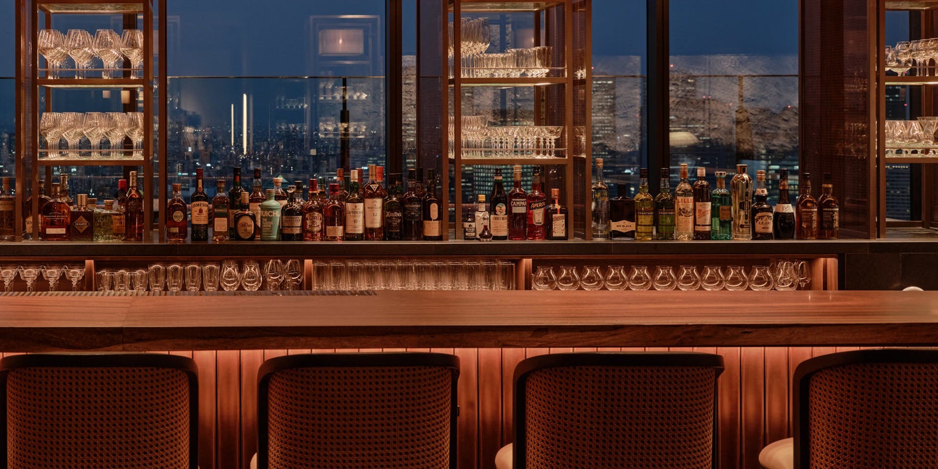 SONATA BAR & LOUNGE / パティーナ大阪