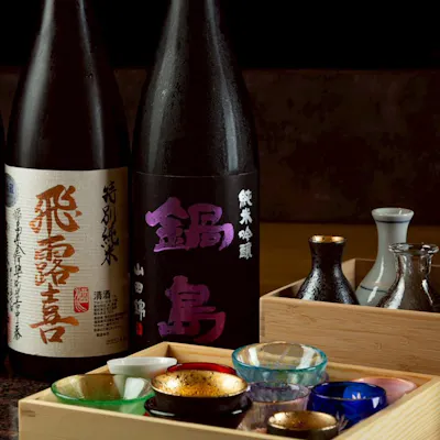 季節で変わる飲み放題 10種類の日本酒を堪能