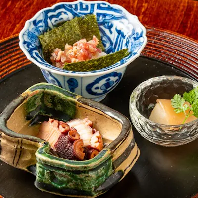 美しい盛り付けの和食前菜