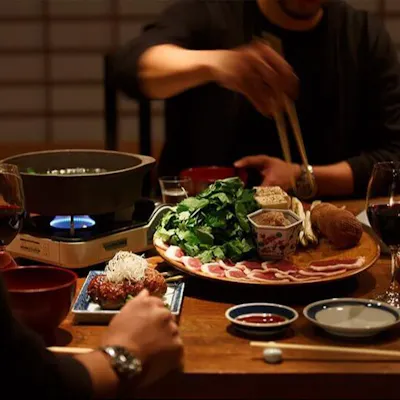 毎日手打ちする二八蕎麦と、鎌倉素材の四季料理。