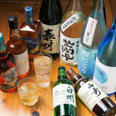 全国各地より厳選した地酒と一品料理の調和に浸る贅沢