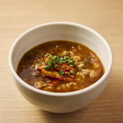 〆に最適!特製カレーおじやと豊富な一品料理