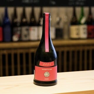 石川各地の地酒から県外の銘酒まで豊富に取り揃えております。