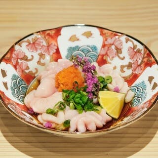 季節の味覚を楽しむ一品料理。