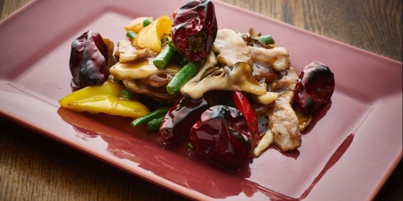 【幻の豚肉！梅山豚を堪能しようコース】希少な“梅山豚”を味わい尽くすプラン5,000円＋飲み放題＋2200円