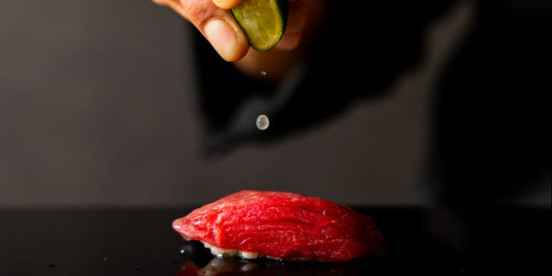 【お試しお鮨お任せコース】逸品やお鮨を交互にお出しします