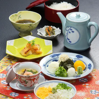 四季折々の新鮮な和食