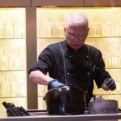 美食の芸術家・須本氏が紡ぐ、一期一会の創作料理