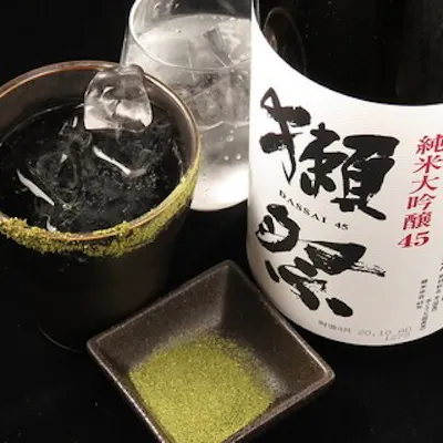 厳選地酒と、ここでしか味わえないオリジナル和ハイボール
