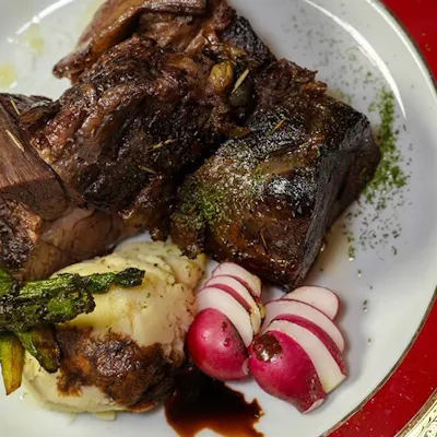 豊かな味わいを堪能する多彩なコース料理