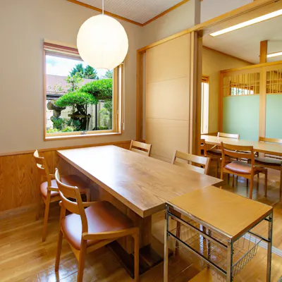 落ち着いた雰囲気の店内