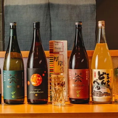 料理に寄り添う豊富なドリンクと季節限定の日本酒を堪能