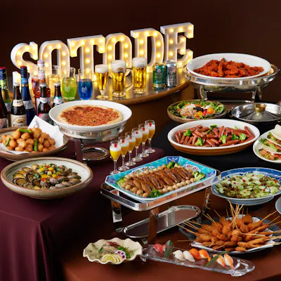 ホテルレストランシェフが手掛ける、和洋中が揃うブッフェとライブ感ある料理