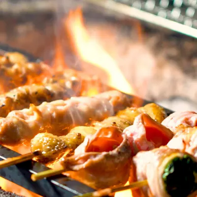 北海道食材を使用した炭火焼き鳥と炉端焼き