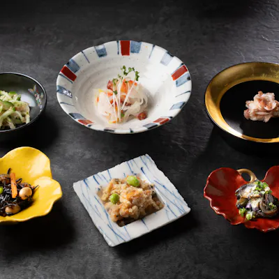 旬の味わいを楽しむ小皿料理