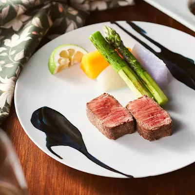 美食を引き立てる厳選ワインと優雅なひととき
