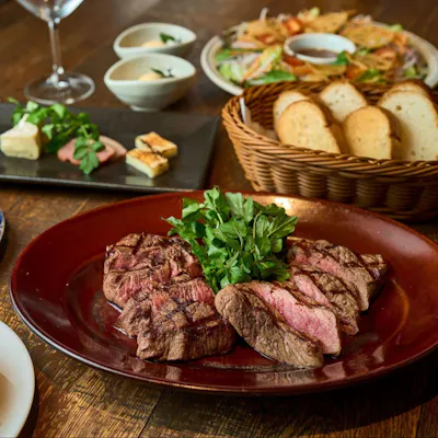 【BYO対応!】アンガス牛で味わう本格熟成肉とワインの贅沢