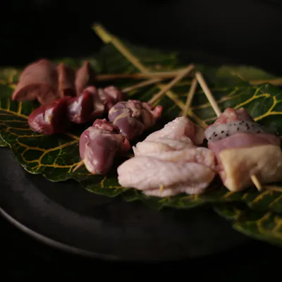 一串ごとに、鶏の奥行きを知る