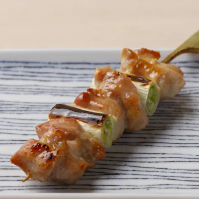 国産厳選鶏を使用した自慢の炭火焼き鳥