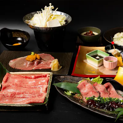 厳選黒毛和牛を多彩に味わうすき焼き