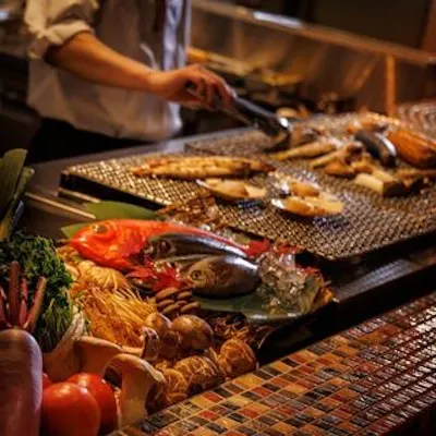新鮮な魚介と炭火焼きの魅力